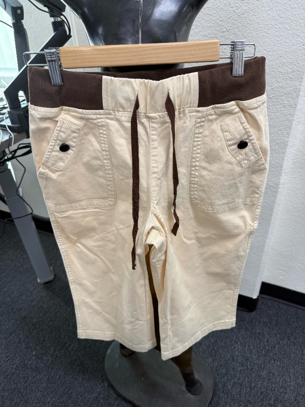 New with Tags Flamingals Capri Pants, Yellow, Brown, Cream,Size Small